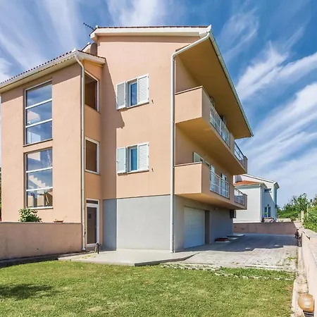 Appartement Stunning In With Kitchen *