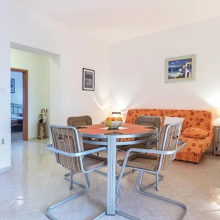 شقة Stunning In With Kitchen بولا