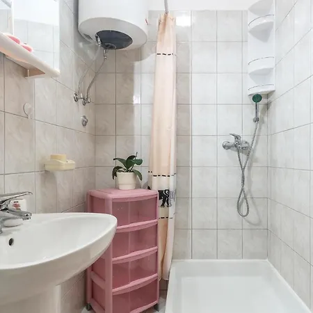 Stunning In With Kitchen Pula